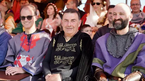 591 años después, Hospital de Órbigo se transforma en un vibrante escenario medieval donde miles de visitantes, la fábrica láctea Mondélez y el recuerdo de Leonor de Tovar se entrelazan en unas Justas declaradas de Interés Turístico Regional. Foto: Campillo
