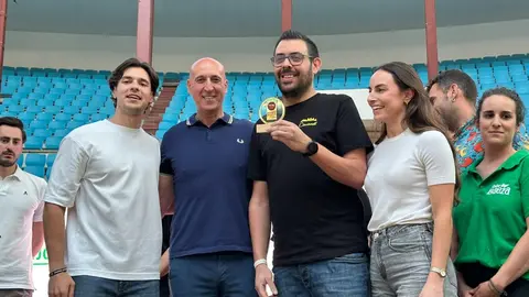 En la modalidad de clásica, ha ganado el Bar Baeza y en la creativa, la tortilla más votada ha sido la del Cincinnati. Fotos: Ayto León