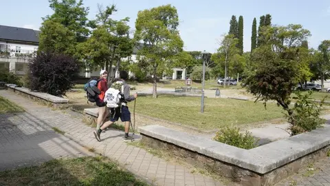 Plaza del poblado de Compostilla en Ponferrada, paso del Camino de Santiago. / CÉSAR SÁNCHEZ