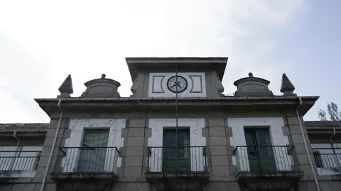 Plaza del poblado de Compostilla en Ponferrada, paso del Camino de Santiago. / CÉSAR SÁNCHEZ