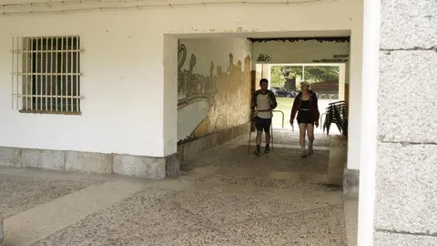 Plaza del poblado de Compostilla en Ponferrada, paso del Camino de Santiago. / CÉSAR SÁNCHEZ