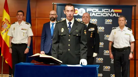 Toma de posesión del nuevo inspector jefe de la Comisaría Local de Astorga, Francisco Javier Martín García, con la presencia del Jefe Superior de Policía de Castilla y León, Juan Carlos Hernández Muñoz, y del subdelegado del Gobierno, Héctor Alaiz Moretón, además del comisario principal jefe provincial de la Comisaría de León, Miguel Ángel del Diego Ballesteros./ CAMPILLO