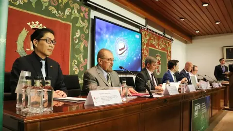 La Facultad de Derecho acoge la sexta edición de la ‘White Hat Conference’ impulsada por la Boston University que reúne a hackers de sombrero blanco procedentes de más de 40 países para abordar las amenazas digitales. Foto: Campillo | Universidad de León