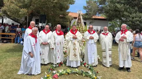 La tradicional romería en honor a la Virgen del Villar es símbolo religioso de Carrizo de la Ribera, de su monasterio cisterciense y de una buena parte de la comarca del Alto Órbigo. Fotos: Diócesis de León