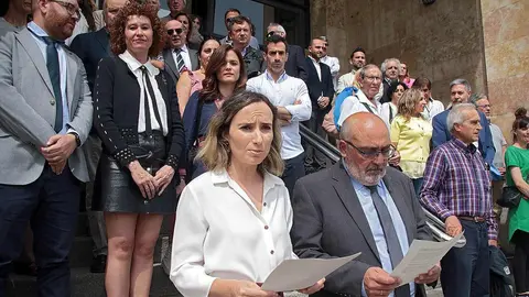Magistrados, jueces y fiscales de cinco asociaciones del sector desarrollaron este miércoles en León un paro simbólico en las sedes judiciales de la Comunidad para protestar por el proyecto de modificación de la Ley Orgánica de Poder Judicial y del Estatuto Orgánico del Ministerio Fiscal, dos recientes iniciativas legislativas que, alertaron, ponen “bajo amenaza” la independencia judicial. Foto: Peio García