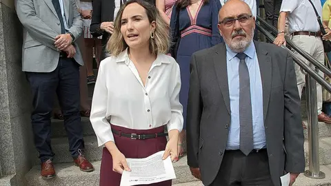 Magistrados, jueces y fiscales de cinco asociaciones del sector desarrollaron este miércoles en León un paro simbólico en las sedes judiciales de la Comunidad para protestar por el proyecto de modificación de la Ley Orgánica de Poder Judicial y del Estatuto Orgánico del Ministerio Fiscal, dos recientes iniciativas legislativas que, alertaron, ponen “bajo amenaza” la independencia judicial. Foto: Peio García
