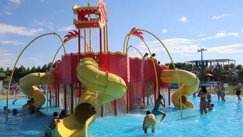 El parque acuático coyantino, uno de los más grandes del noroeste español, arranca su temporada con renovaciones y su popular parque de aventura