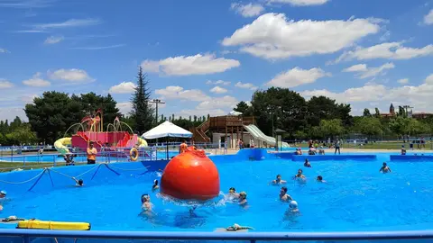 El parque acuático coyantino, uno de los más grandes del noroeste español, arranca su temporada con renovaciones y su popular parque de aventura