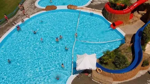 El parque acuático coyantino, uno de los más grandes del noroeste español, arranca su temporada con renovaciones y su popular parque de aventura