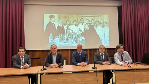 La ULE recibe con “honor y responsabilidad” la exposición ‘Cajal, su obra científica, artística y literaria’ donada por la Fundación Pro-Neurociencias. Foto: Ayto León