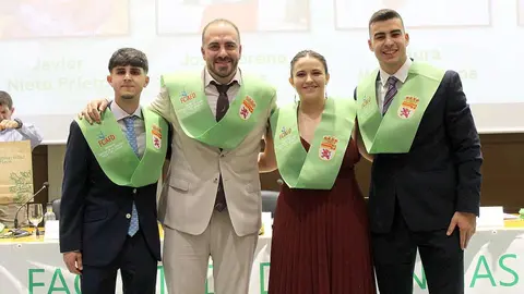 La Universidad de León gradúa a una nueva generación de educadores físicos comprometidos con una sociedad más activa, saludable y humana. Fotos: ULE