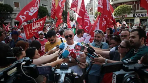 Dos millares de personas recorren León para mostrar su rechazo al cierre de la planta de Azucarera de La Bañeza. (Foto: Peio García)