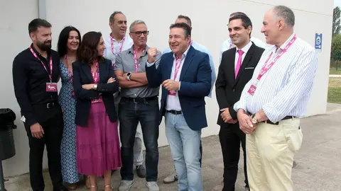 El secretario general de Unión del Pueblo Leonés, Luis Mariano Santos, y la secretaria general entrante, Alicia Gallego, asisten a la celebración del XIII Congreso General Ordinario de UPL. Foto: Peio García.