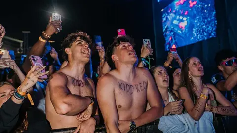 Locura juvenil: León bailó hasta el amanecer al ritmo del reguetón y el talento local. Más de 28.000 personas disfrutaron durante dos días de un maratón musical encabezado por Justin Quiles, Kidd Keo y Chimbala.