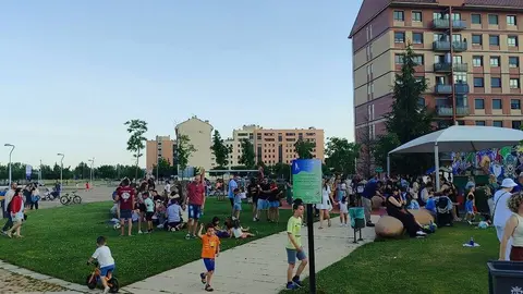 Tradición y diversión se dan cita en La Lastra con la degustación de bollos preñaos.