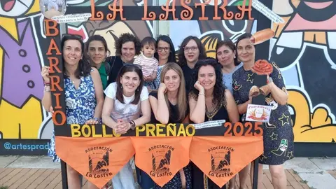 Tradición y diversión se dan cita en La Lastra con la degustación de bollos preñaos.