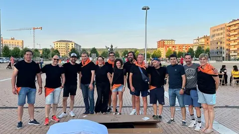 Tradición y diversión se dan cita en La Lastra con la degustación de bollos preñaos.