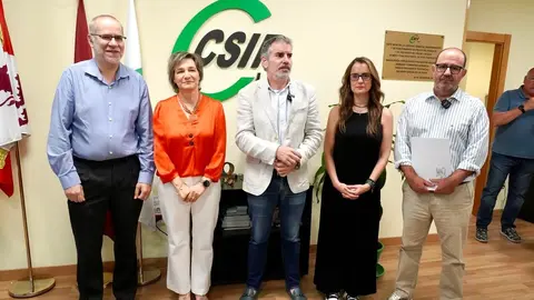 El responsable de Universidad y vicepresidente del sector nacional de Educación de CSIF, Ramón Caballero, el presidente autonómico de CSIF Castilla y León, Benjamín Castro, y el responsable de Universidad y vicepresidente del sector autonómico de Educación, Roberto Fernández, atienen a los medios con motivo de la jornada autonómica de delegados de Universidad. Foto: Campillo.