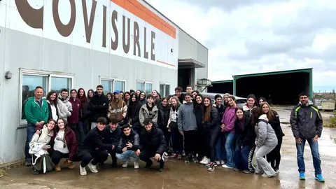 Alumnos del primer curso del Grado de Veterinaria visitan ‘Covisurle’, ‘Quesos Soterano’, ‘Urzapa’, el Matadero Frigorífico Comarcal de Astorga y ‘Cecinas Nieto’.