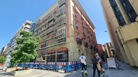 El objetivo es mejorar su aspecto exterior en uno de los últimos palacetes de la avenida principal de la ciudad tras los trabajos en la techumbre y última planta.