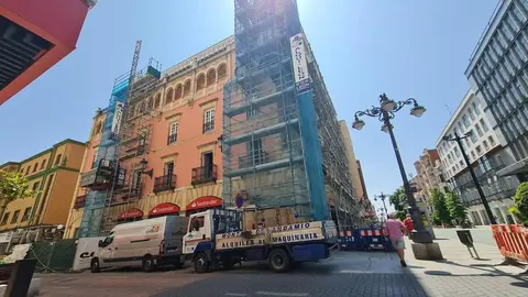 El objetivo es mejorar su aspecto exterior en uno de los últimos palacetes de la avenida principal de la ciudad tras los trabajos en la techumbre y última planta.