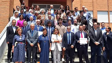 Premiados en el certamen y autoridades.