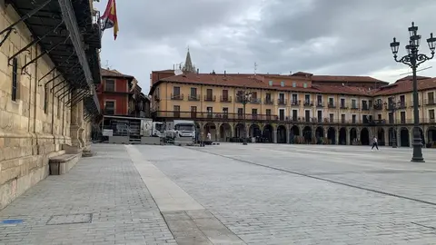La emblemática Plaza Mayor de León, en el corazón del Casco Histórico, tras su remodelación./ A.F.R.