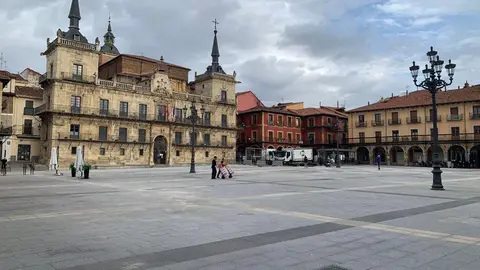 La emblemática Plaza Mayor de León, en el corazón del Casco Histórico, tras su remodelación./ A.F.R.