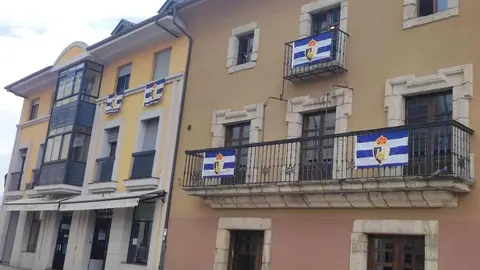 La ciudad se vuelca con la Deportiva en las horas previas al partido decisivo ante el Andorra por el ascenso a Segunda División.