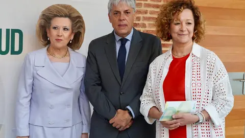 La gerente regional de Salud, Violeta Martínez Pindado, presenta el Plan de Estrategia de Salud Comunitaria. / CAMPILLO