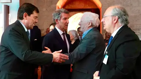 El presidente de la Junta, Alfonso Fernández Mañueco, y el presidente nacional del PP, Alberto Núñez Feijóo, participan en el 11º Congreso Regional Empresa Familiar Castilla y León, ''Somos Futuro''. Fotos: Miriam Chacón Antón