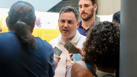 La secretaria de Igualdad del PSOE de Castilla y León, Lorena Valle, y el secretario LGTBI de la Comisión Ejecutiva Federal (CEF) del PSOE, Víctor Gutiérrez, asisten a la jornada ‘Orgullo y Diversidad: Avanzando en Castilla y León’ junto a la vicesecretaria general del Psoe en Castilla y León, Nuria Rubio y al secretario provincial, Javier Alfonso Cendón. Foto: Campillo