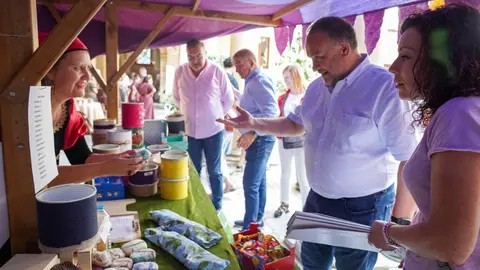 Inauguración de la Feria Medieval de los centros asistenciales de la Diputación de León