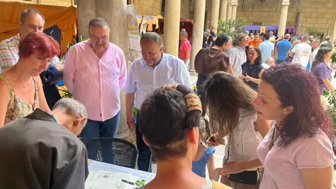 Inauguración de la Feria Medieval de los centros asistenciales de la Diputación de León