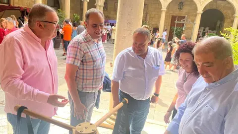 Inauguración de la Feria Medieval de los centros asistenciales de la Diputación de León