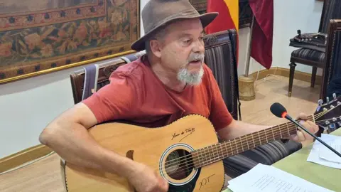 La Casa de León en Madrid ha acogido el Ágora de la poesía, en su edición número XXVII. El acto fue presentado, en nombre de la Casa de León, por Pilar Pacho y Margarita Álvarez, miembros de la Junta Directiva, y por el socio Xavier de Tusalle quienes también participaron en el recital.