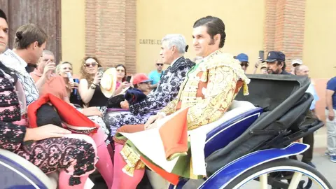Morante y El Fandi triunfan a lo grande. La afición vibró con detalles de arte y entrega en una tarde calurosa y multitudinaria donde Morante bordó el toreo y El Fandi conquistó al público con poderío y raza.