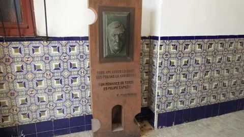 Referentes del mundo empresarial, cultural y político se reúnen en el coso leonés durante la feria de San Juan y San Pedro, con Morante, El Fandi y Cayetano como reclamos de una tarde marcada por el arte y la emoción.