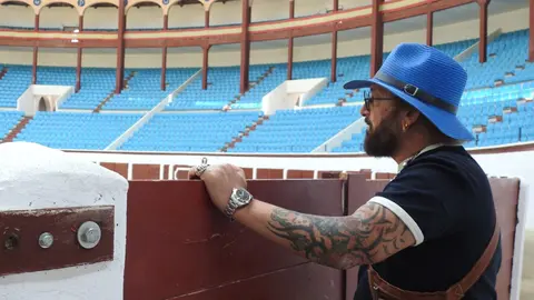 Referentes del mundo empresarial, cultural y político se reúnen en el coso leonés durante la feria de San Juan y San Pedro, con Morante, El Fandi y Cayetano como reclamos de una tarde marcada por el arte y la emoción.