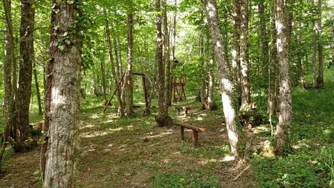 Área de juegos de área recreativa Soto de Villar de los Barrios.