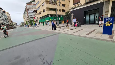 La escultura es un trabajo del artista leonés José Antonio Alonso-Santocildes Sutil y forma parte de un conjunto que el escultor tituló 'Bosques de la Buena Esperanza' ya vandalizado en 2023.
