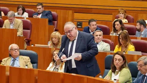 Pleno de las Cortes de Castilla y León durante la sesión de este martes. Foto: Miriam Chacón