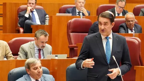 Pleno de las Cortes de Castilla y León durante la sesión de este martes. Foto: Miriam Chacón