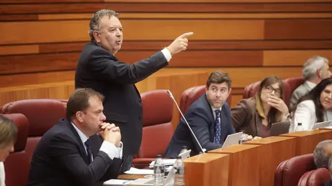 Las Cortes de Castilla y León aprobaron este miércoles, con los votos a favor de PSOE, Vox, Podemos y Francisco Igea, la nueva ley de Publicidad Institucional, mientras que el Grupo Popular votó en contra de una norma que considera que “vulnera la libertad de expresión y nace muerta”.