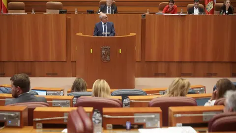 Las Cortes de Castilla y León aprobaron este miércoles, con los votos a favor de PSOE, Vox, Podemos y Francisco Igea, la nueva ley de Publicidad Institucional, mientras que el Grupo Popular votó en contra de una norma que considera que “vulnera la libertad de expresión y nace muerta”.