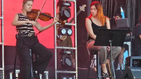 La exvocalista de La Oreja de Van Gogh inicia su carrera en solitario en un concierto inolvidable en la explanada de los Pendones Leoneses, antes de ceder el testigo a La Misión. En la imagen, en los ensayos previos a su actuación.