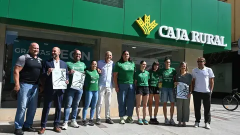 El Club Deportivo Sprint Atletismo de León y Caja Rural presentan el campeonato de Castilla y León absoluto de atletismo. Foto: Peio García.