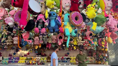 El recinto ferial de las fiestas de San Juan y San Pedro vuelve a ser el centro de la diversión con cientos de visitantes cada día con atracciones para todas las edades. Foto: Silvia García