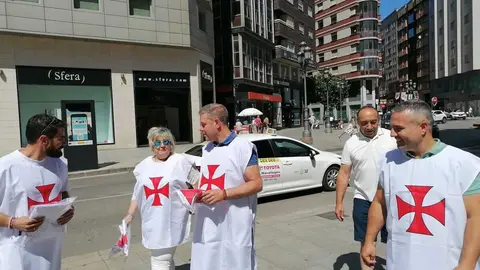 El comercio de Ponferrada se prepara para la Noche Templaria.