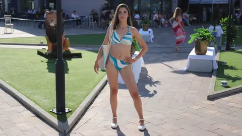 Las instalaciones del Olímpico de León se convirtieron en una pasarela improvisada con motivo del desfile Moda en la Calle, un evento que reunió a varios diseñadores de la provincia para presentar sus colecciones. Fotos: Isaac Llamazares